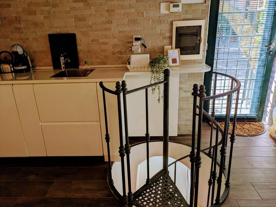 Facade/entrance, Kitchen or kitchenette