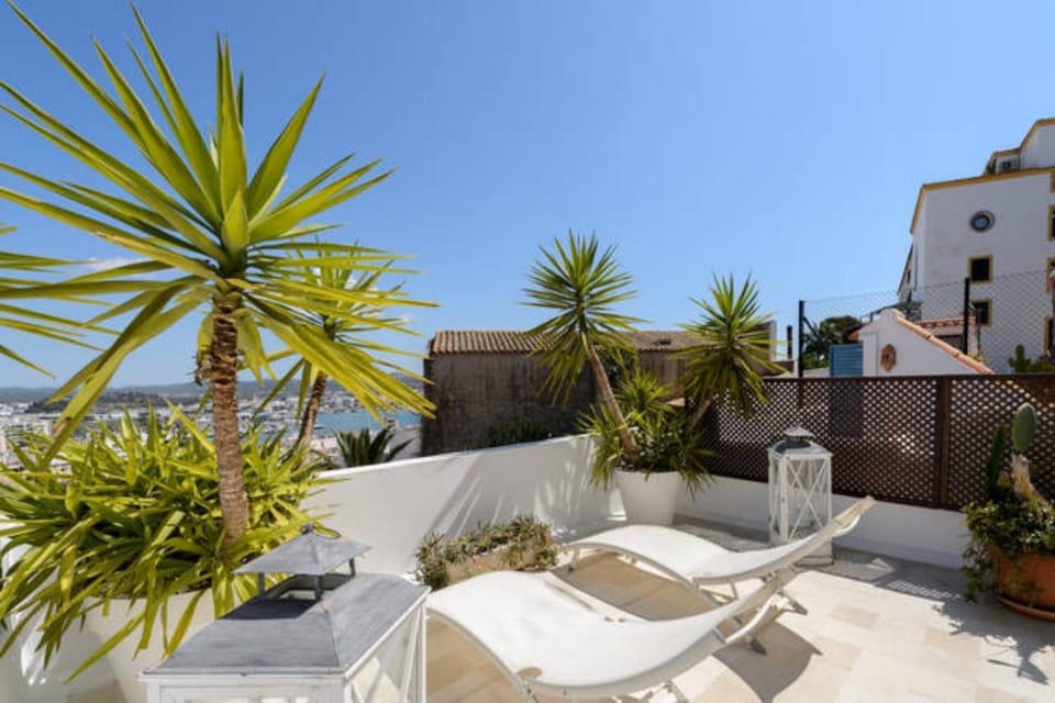 Property building, Balcony/Terrace