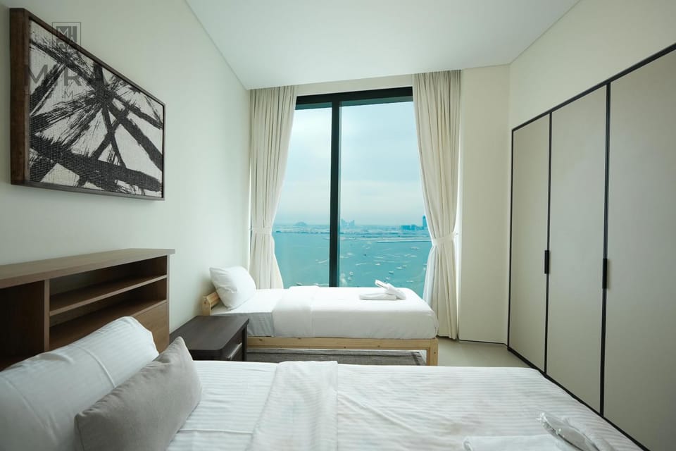 Bed, Bedroom, Sea view