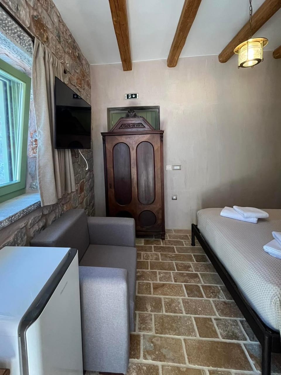 Arapis Rooms & Suites Hotel in Peloponnese Region