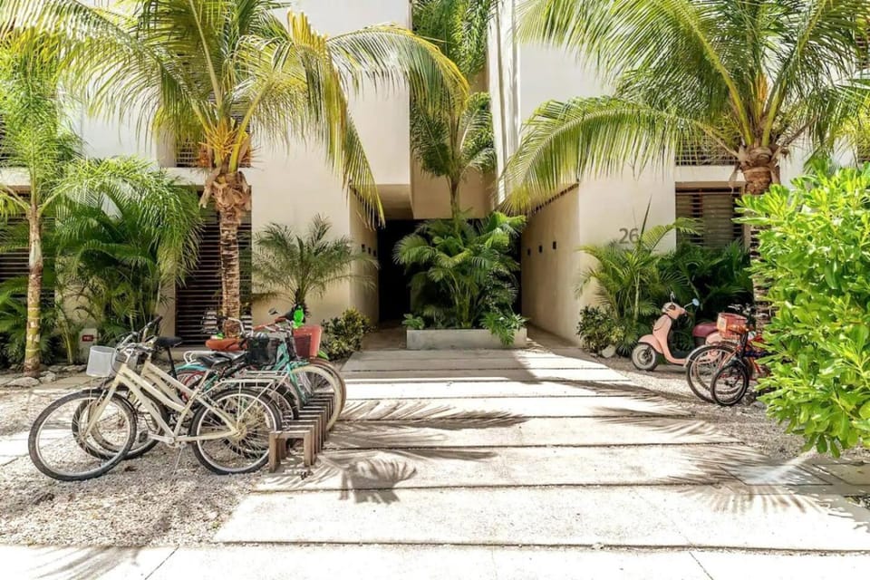 Facade/entrance, Cycling