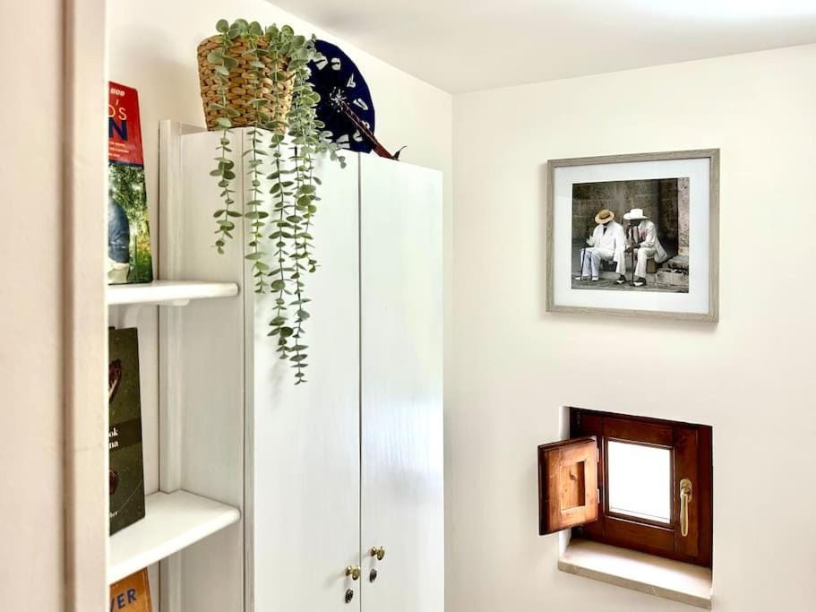 Casa Viola -100m to Piazza-Panoramic Historic Town View House in Ostuni