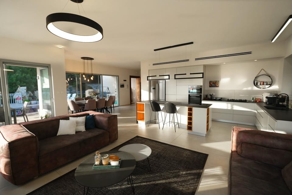 Kitchen or kitchenette, Dining area, pet friendly, stove