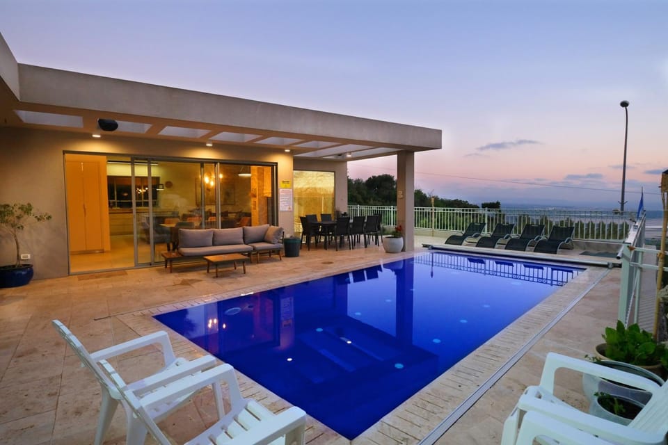 Property building, Natural landscape, sunbed