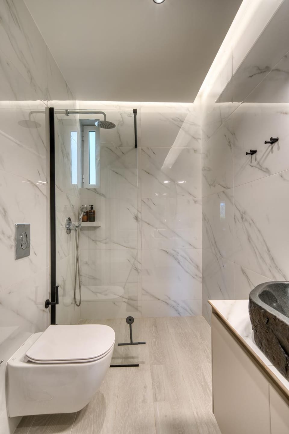 Shower, Toilet, Bathroom