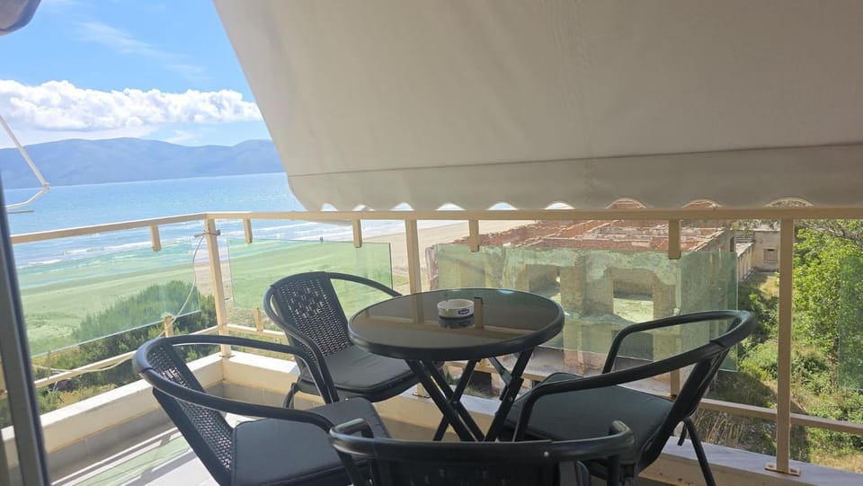 Gray sand Apartment in Vlorë
