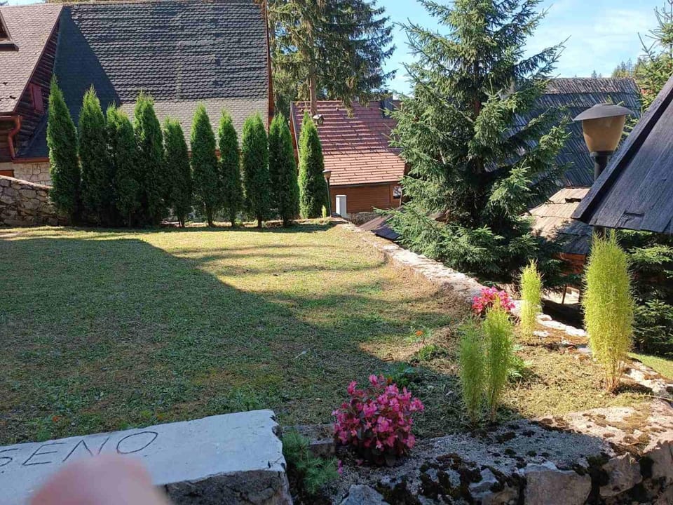 A&S vikendica Vlašić House in Federation of Bosnia and Herzegovina