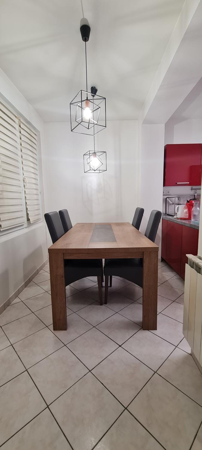 Coffee/tea facilities, Dining area