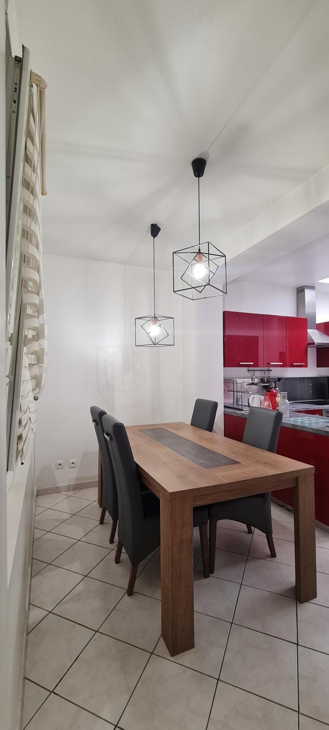 Coffee/tea facilities, Dining area