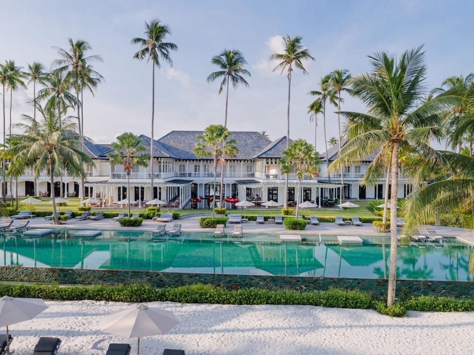 Property building, Bird's eye view, Swimming pool
