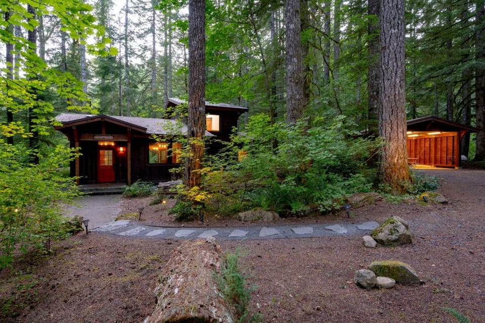 Tamanawas Cabin Cabin in Clackamas County