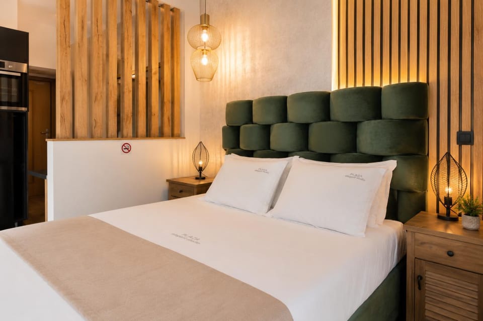 PLAZA ELEGANT SUITE by Evagelias Homes Volos Apartment in Volos