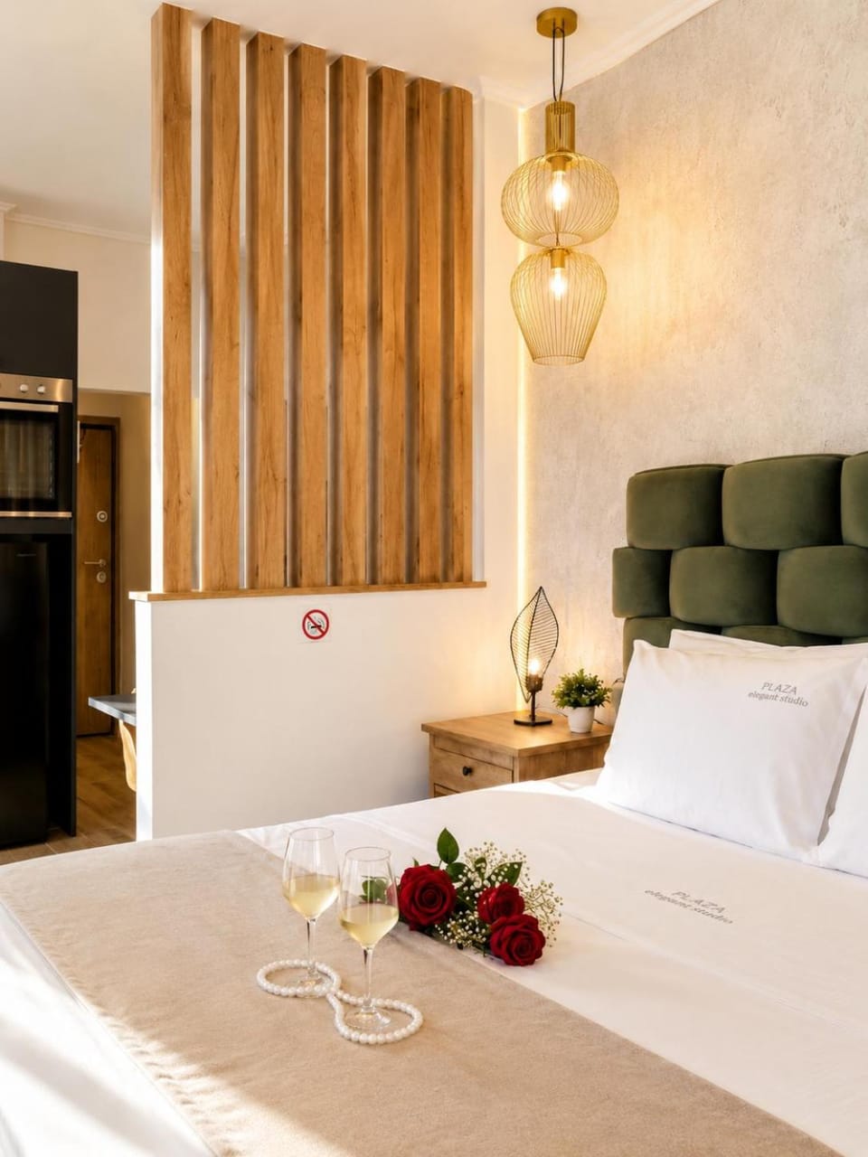 PLAZA ELEGANT SUITE by Evagelias Homes Volos Apartment in Volos