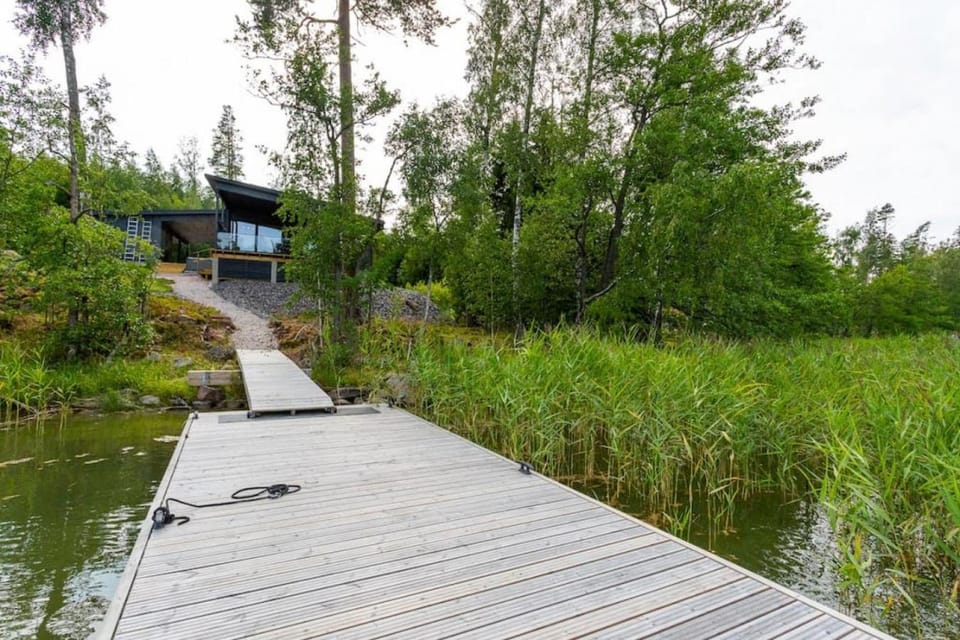 Villa Syreeni - Seafront/Jacuzzi Villa in Uusimaa