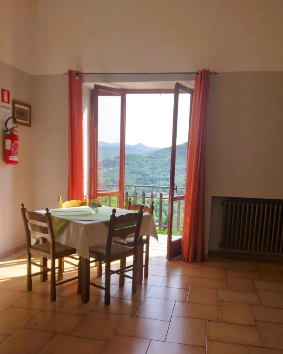 Restaurant/places to eat, View (from property/room), Breakfast