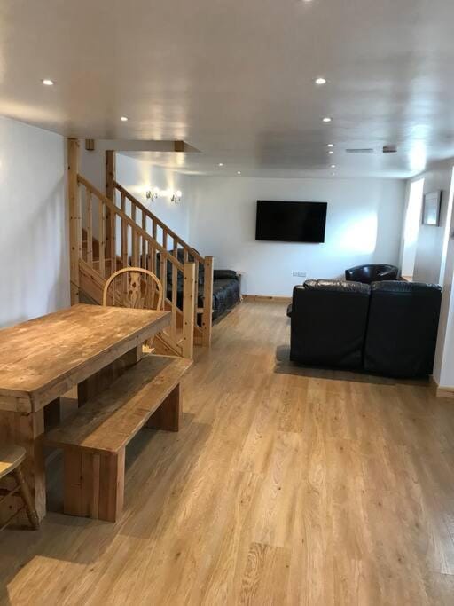 TV and multimedia, Living room, Photo of the whole room, Seating area