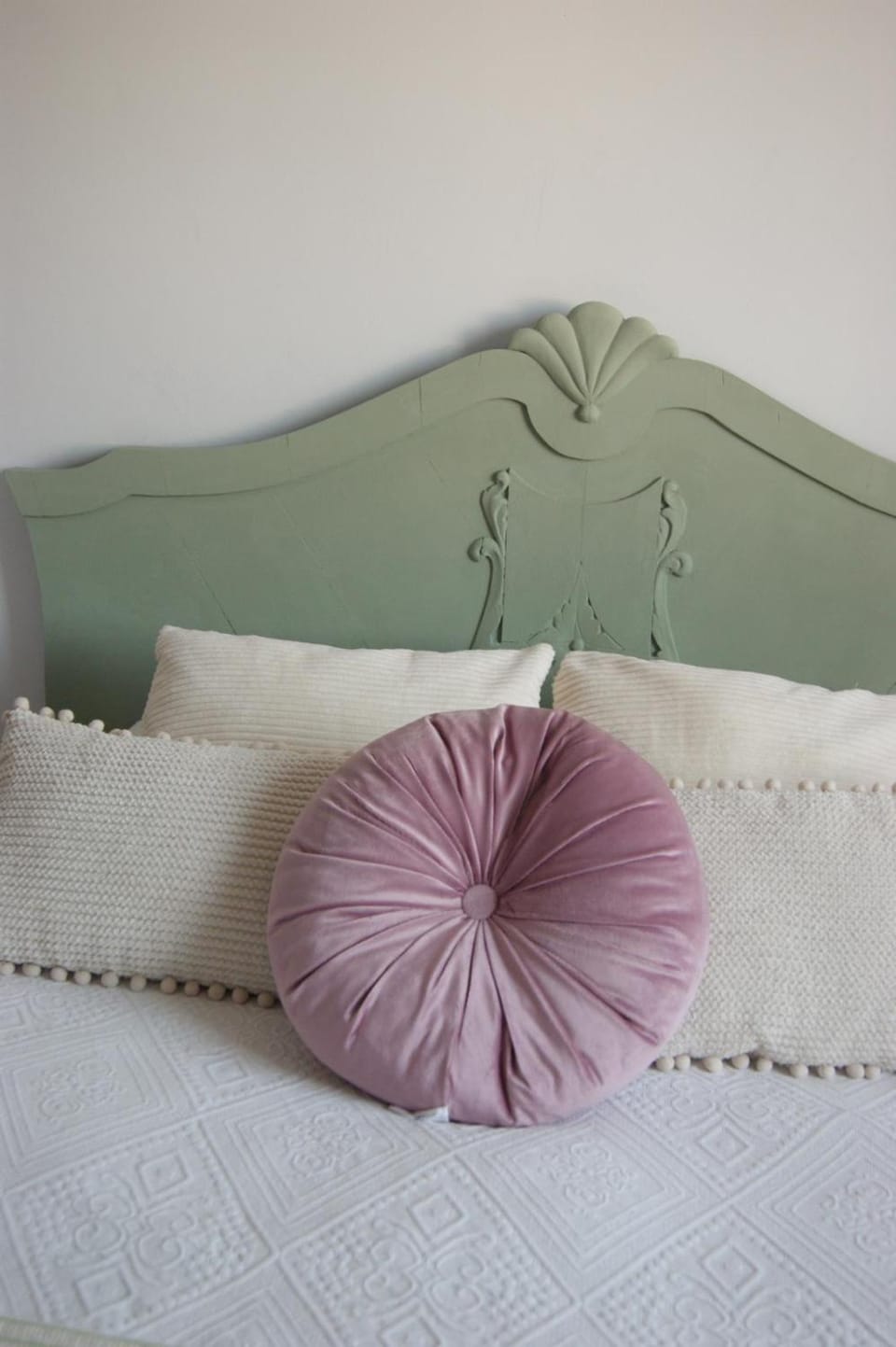 Bed, Decorative detail, Bedroom