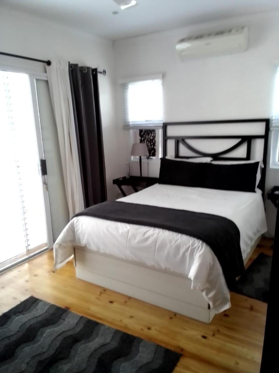 Bed, Bedroom, air conditioner