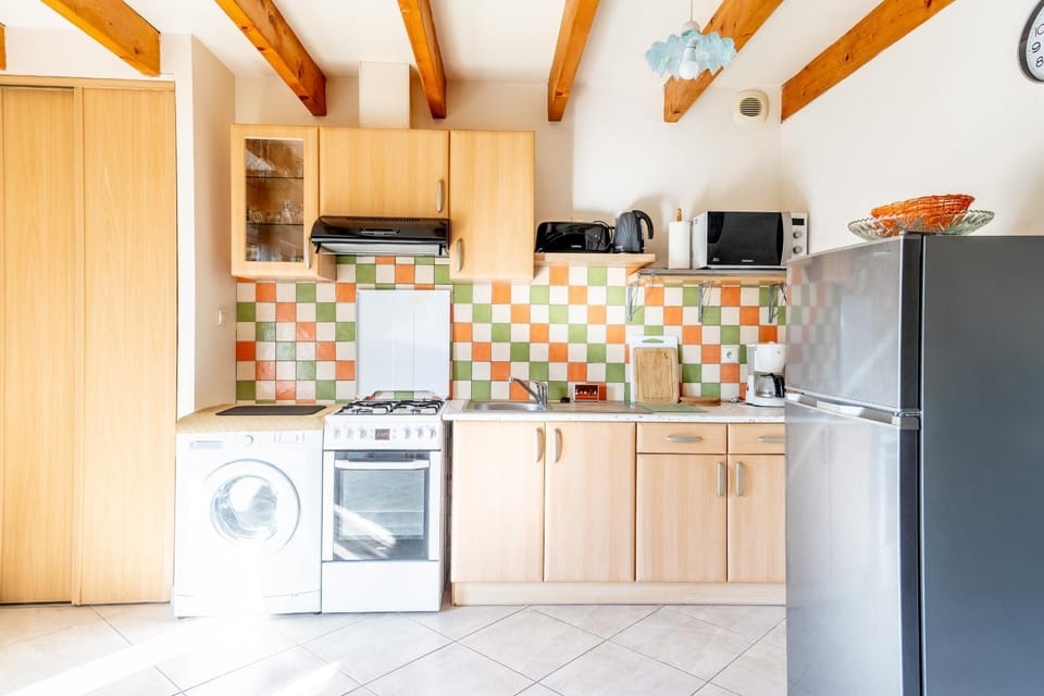 Kitchen or kitchenette, Living room