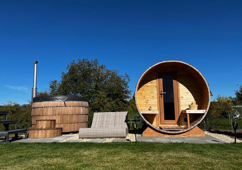 Tirolian Lodge North, Whirlpool, Sauna, Lagerfeuer House in Bavaria