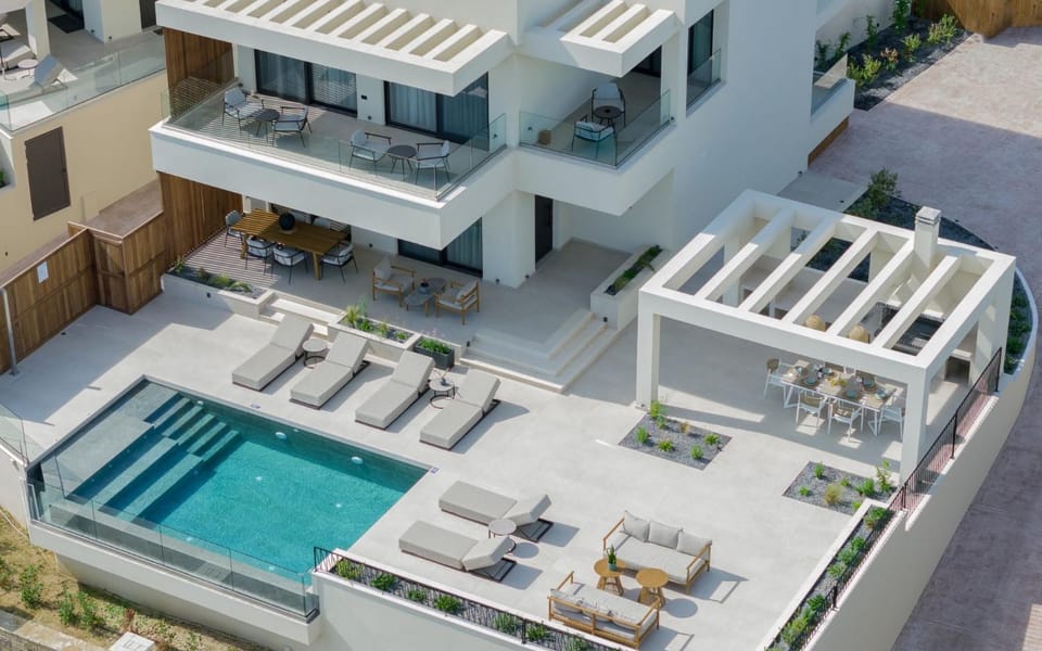 Property building, Patio, Balcony/Terrace, Swimming pool