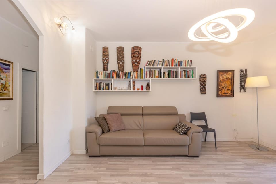 Library, Living room, Seating area
