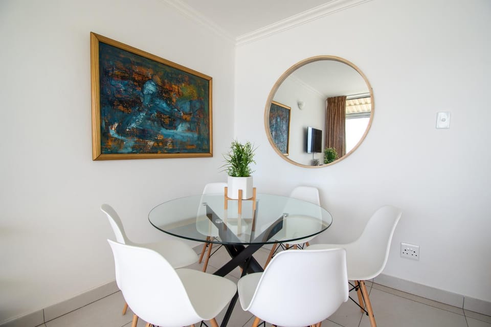 Living room, Decorative detail, Seating area, Dining area