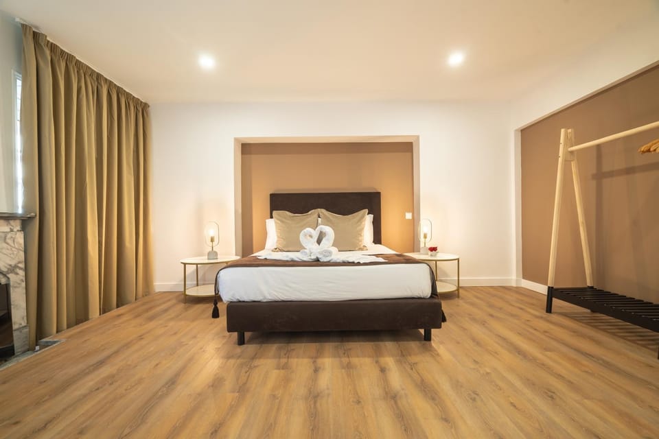 Bed, Bedroom, towels, wardrobe