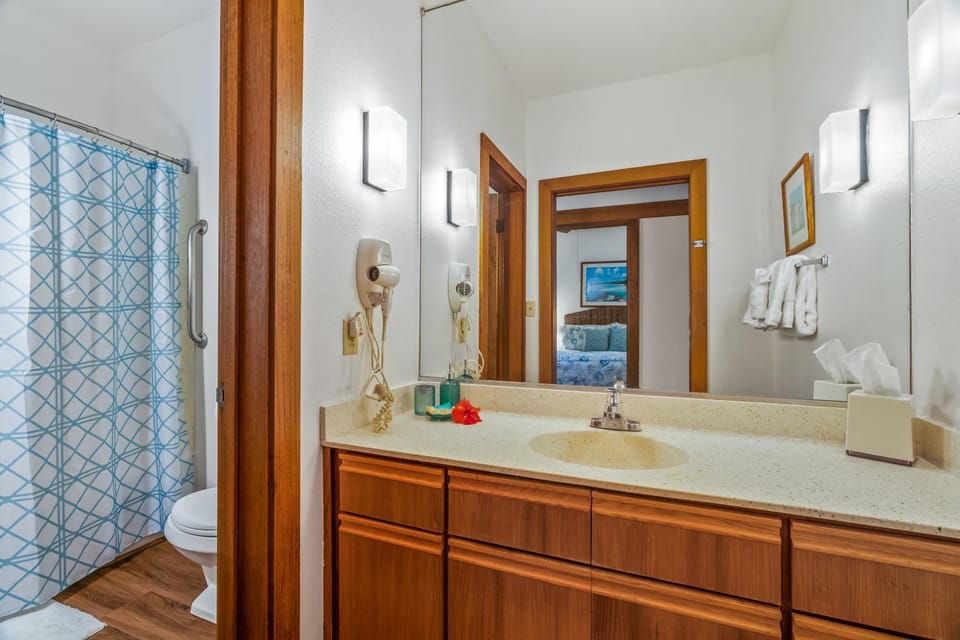 Charming 1br TopFloor Condo in Poipu, Athletic Club 432 House in Poipu