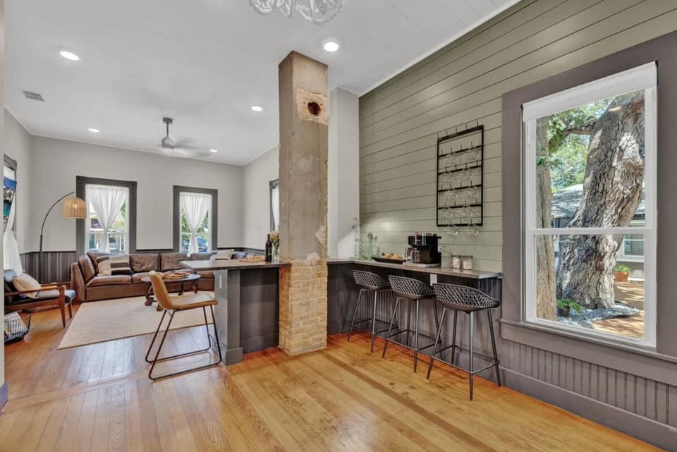 Kitchen or kitchenette, kitchen