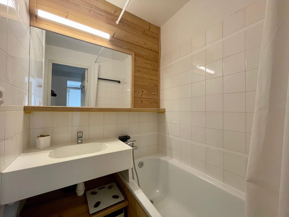 Bathroom, Bath