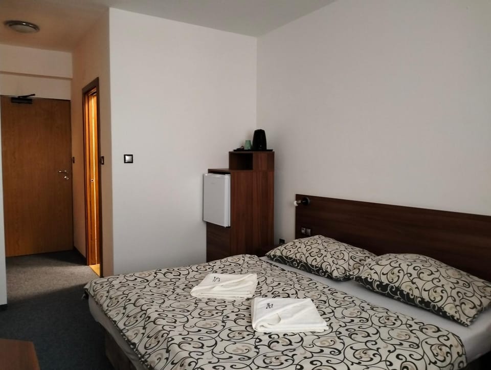 TV and multimedia, Bedroom, wardrobe