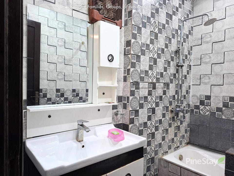 Shower, Bathroom, Bath, towels