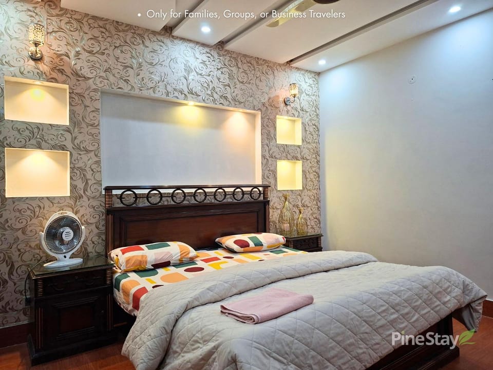 Bed, Photo of the whole room, Bedroom, air conditioner