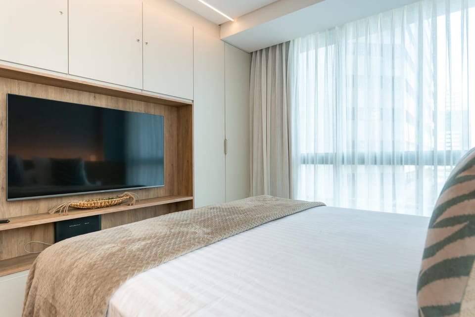 Bed, TV and multimedia, microwave, wardrobe