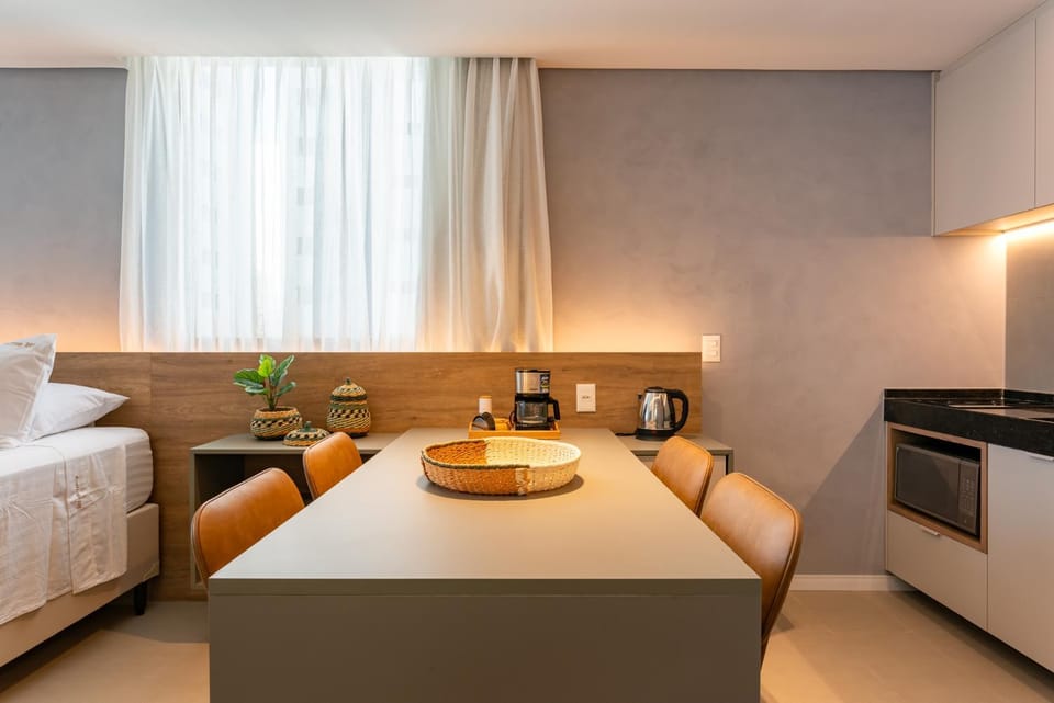 Dining area, Meals