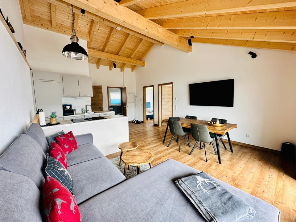 TV and multimedia, Living room, Dining area