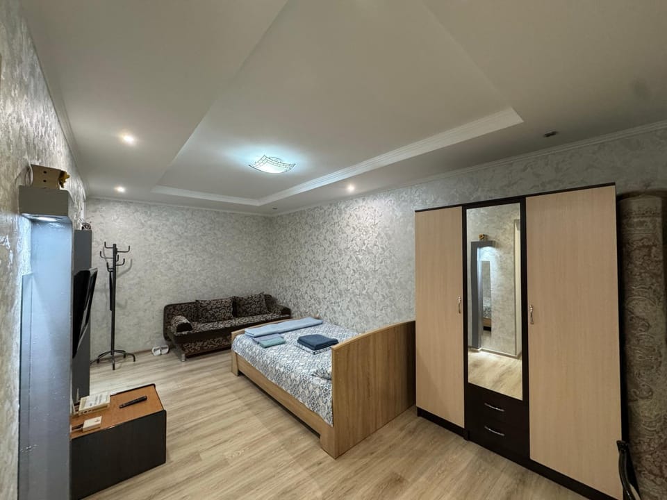 Bed, TV and multimedia, Photo of the whole room, Bedroom, wardrobe