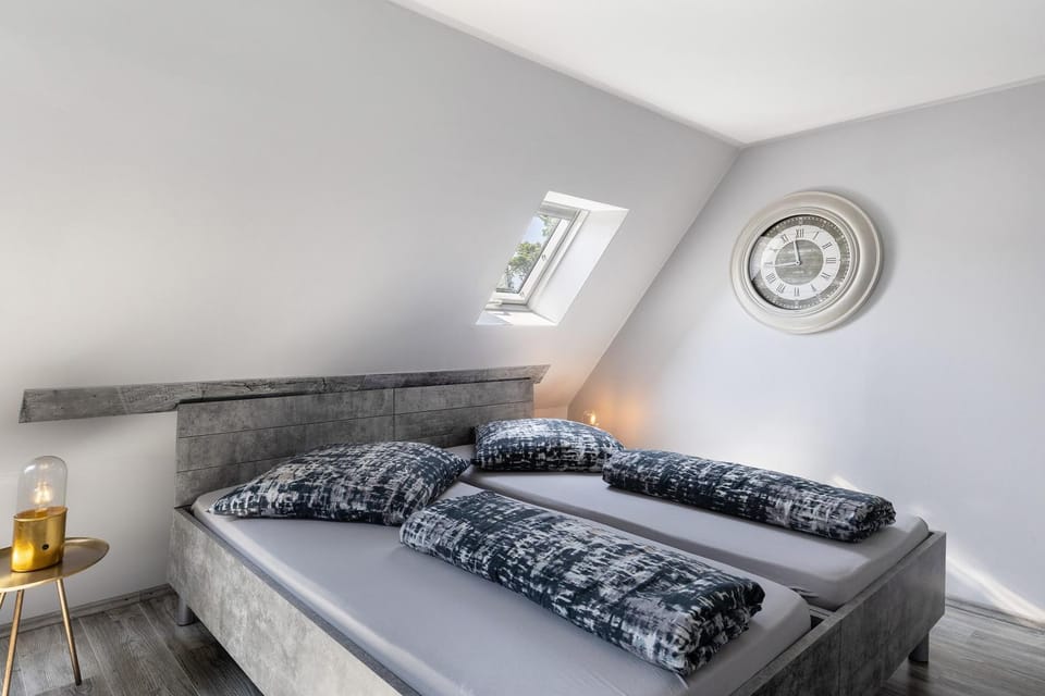 Property building, Living room, Bedroom