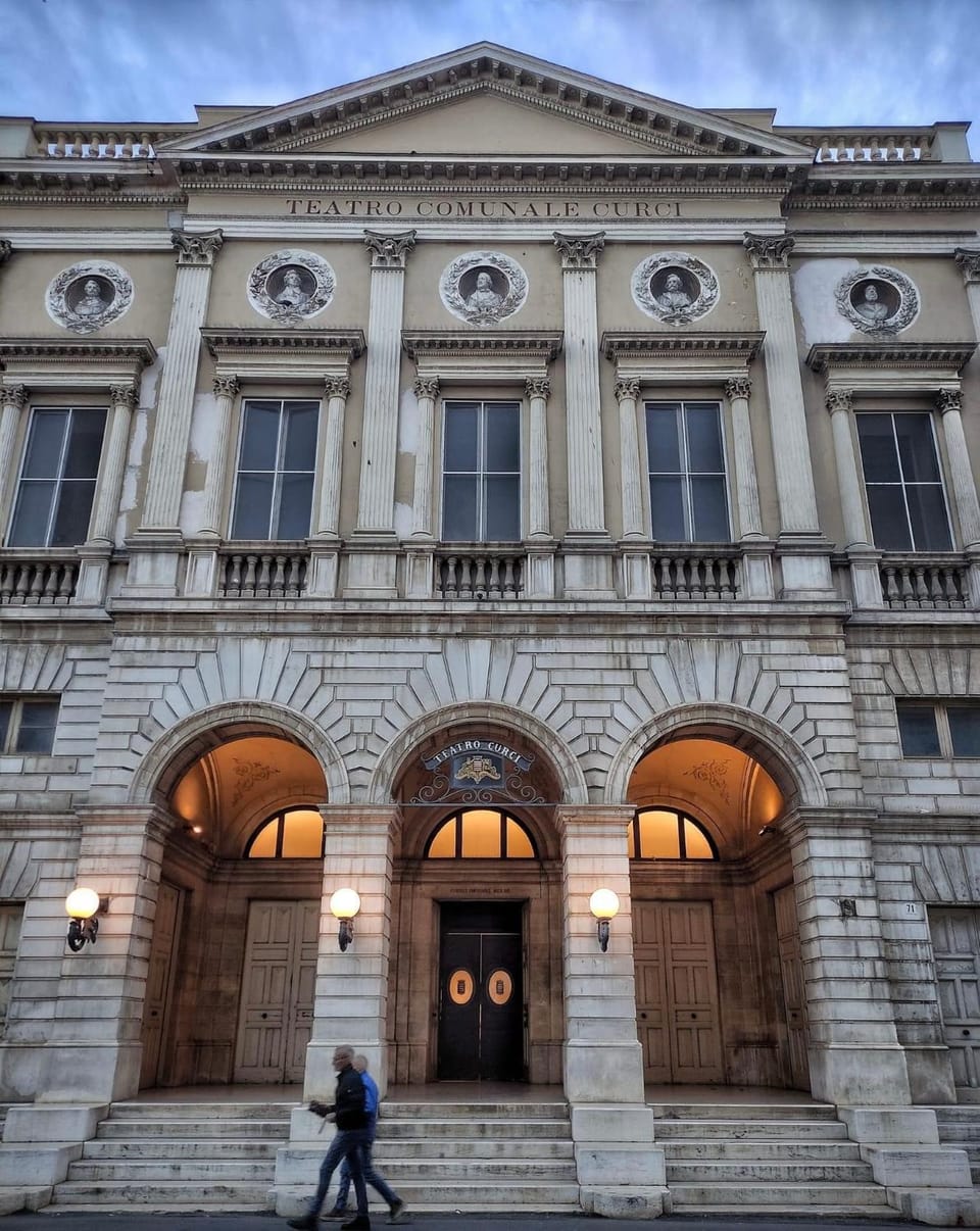 Facade/entrance, Day, People, Landmark view, group of guests