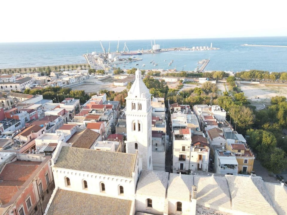 Property building, Bird's eye view, Summer, View (from property/room), View (from property/room), City view, City view, Garden view, Garden view, Landmark view, Landmark view, Street view, Street view, Seasons, Quiet street view, Inner courtyard view