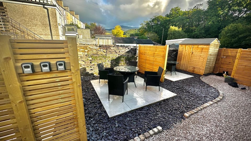 Property building, Patio, Garden