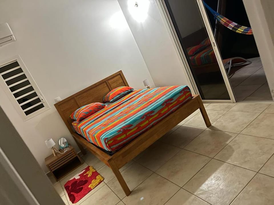 Photo of the whole room, Bedroom, towels