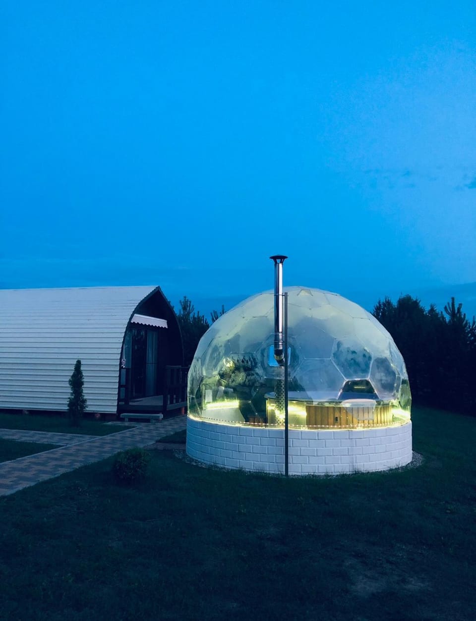Hot Tub, Inner courtyard view