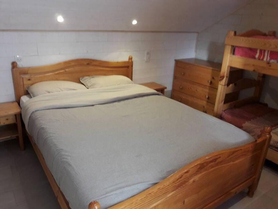 Bed, Bedroom, bunk bed