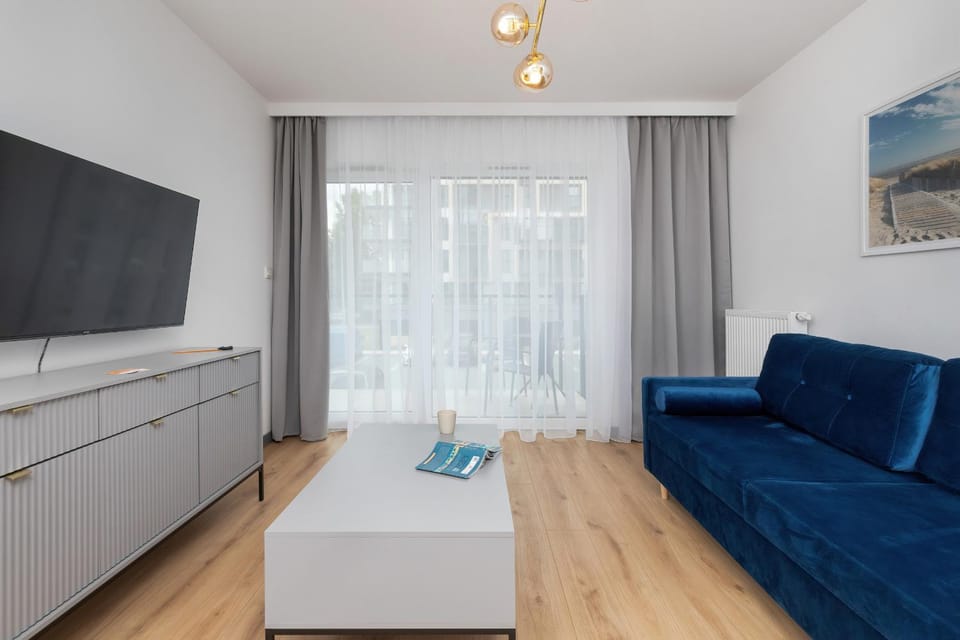Communal lounge/ TV room, TV and multimedia, Living room