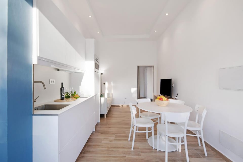 Property building, Kitchen or kitchenette, Living room