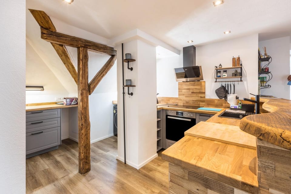 Property building, Kitchen or kitchenette, Living room