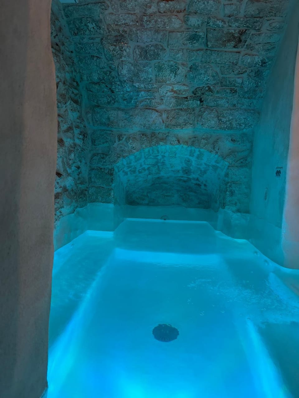 Hot Tub, Swimming pool