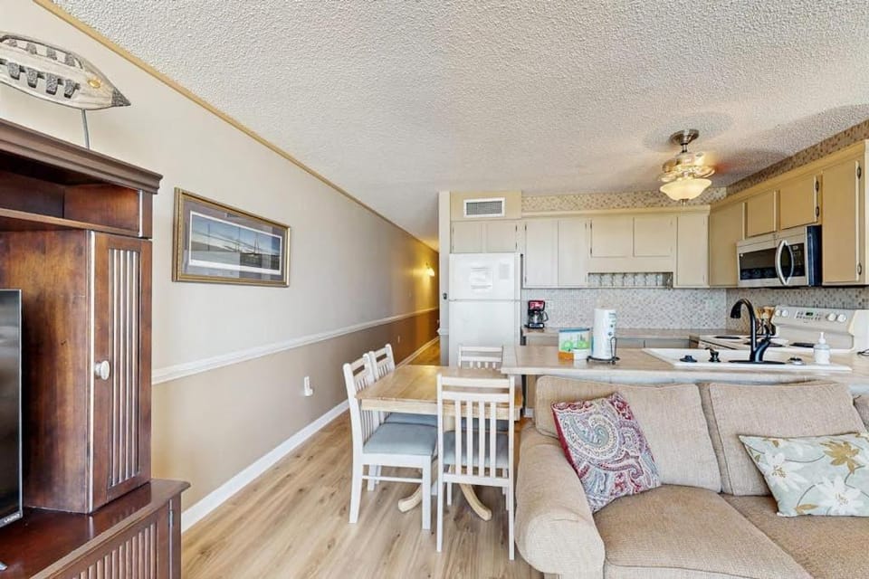 Royal Gardens Beach Front Condominium Apartment in Garden City